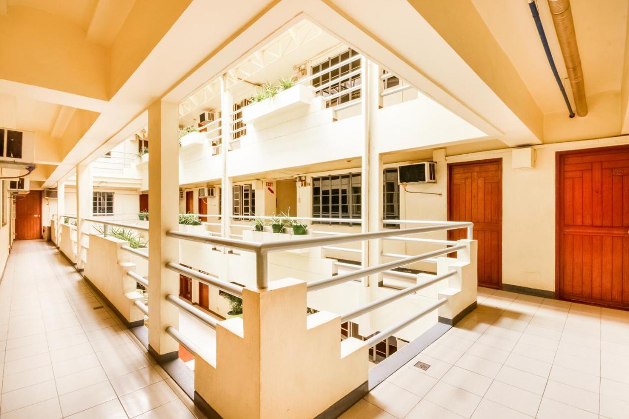 Vaccinated Staff - Oyo 465 Ford'S Inn Cebu Exterior photo